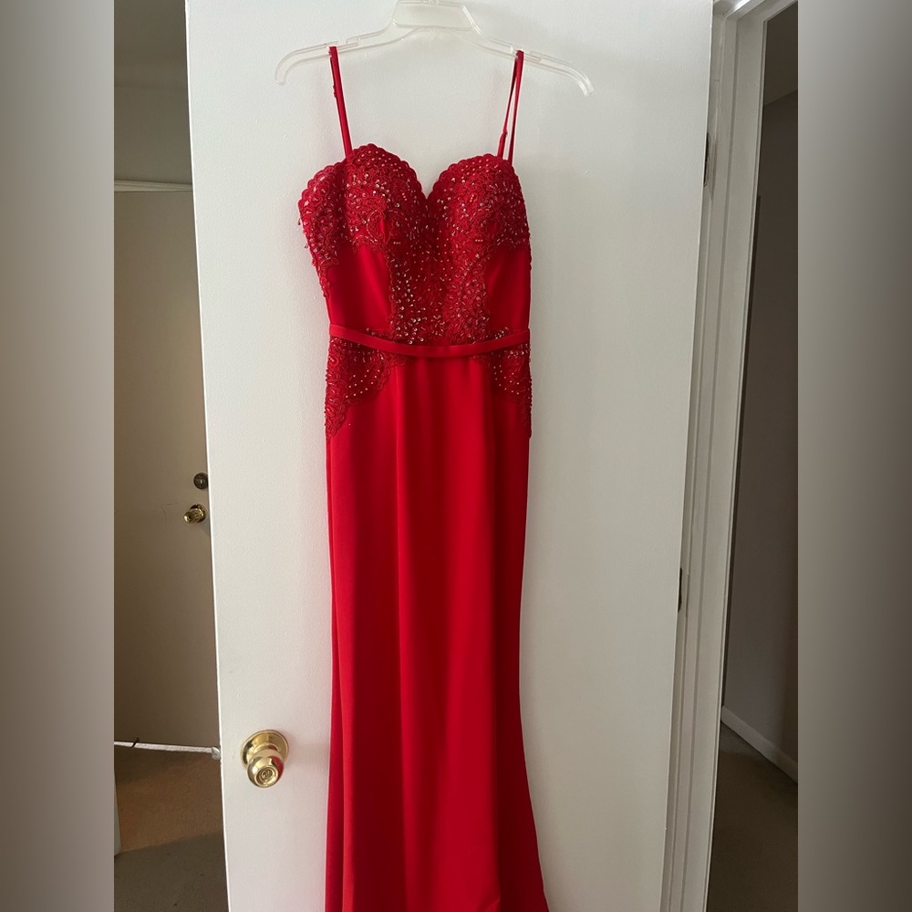 Red evening dress and shawl - Picture 5 of 11
